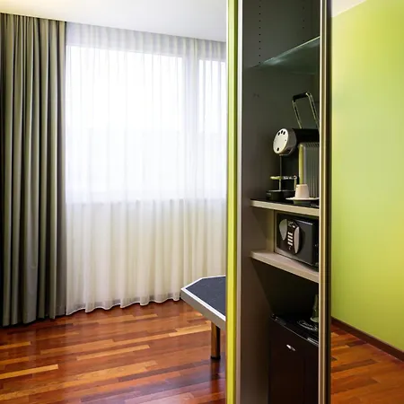 Holiday Inn Zürich Messe, an IHG Hotel-2